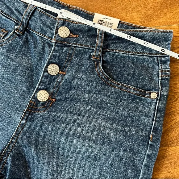 EPIC THREADS NWT Med Wash ButtonFly Stretchable Crop Denim Jeans Kids size 12 - Picture 9 of 12